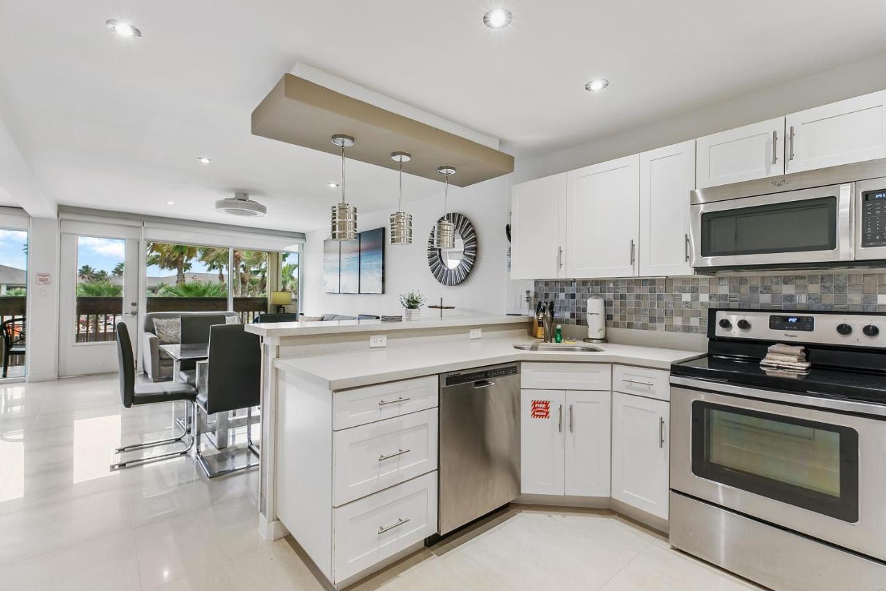 Newly Decorated Condo In Beautiful Beachfront Resort South Padre Island Esterno foto