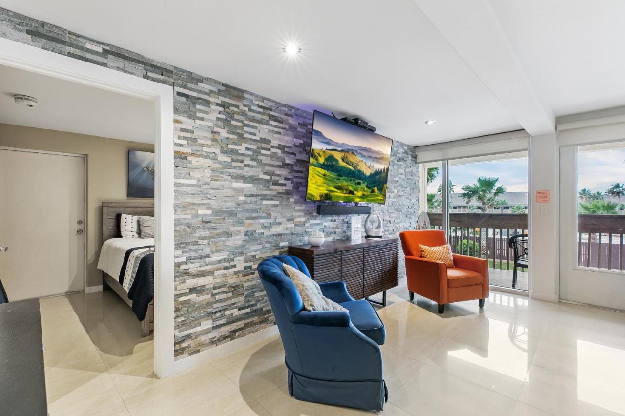 Newly Decorated Condo In Beautiful Beachfront Resort South Padre Island Esterno foto